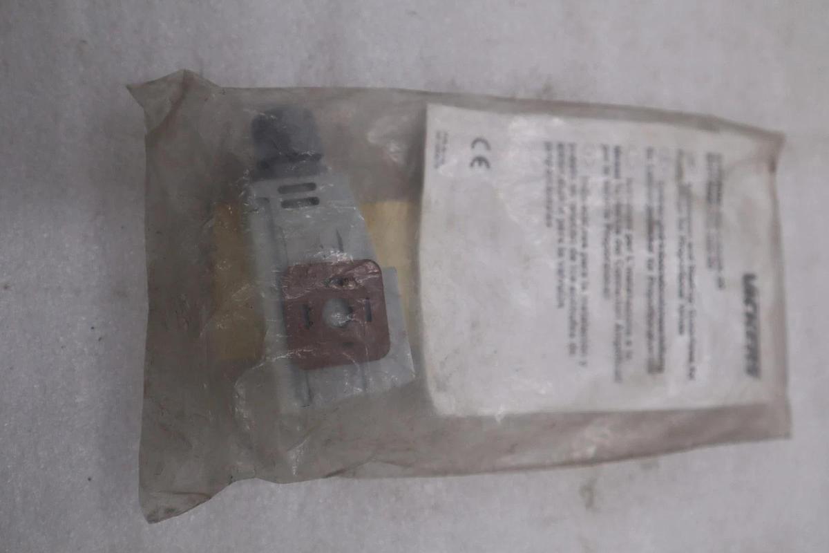 Used VICKERS EHH AMP 702 D 20 PLUG STOCK #B-3066