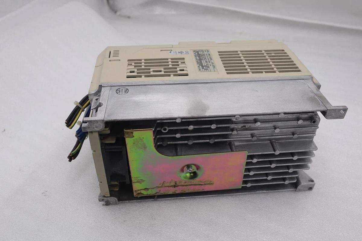 Used Yaskawa G7 Drive CIMR-G7A22P2 General-Purpose Inverter 3PH/230V/3HP STOCK 5212