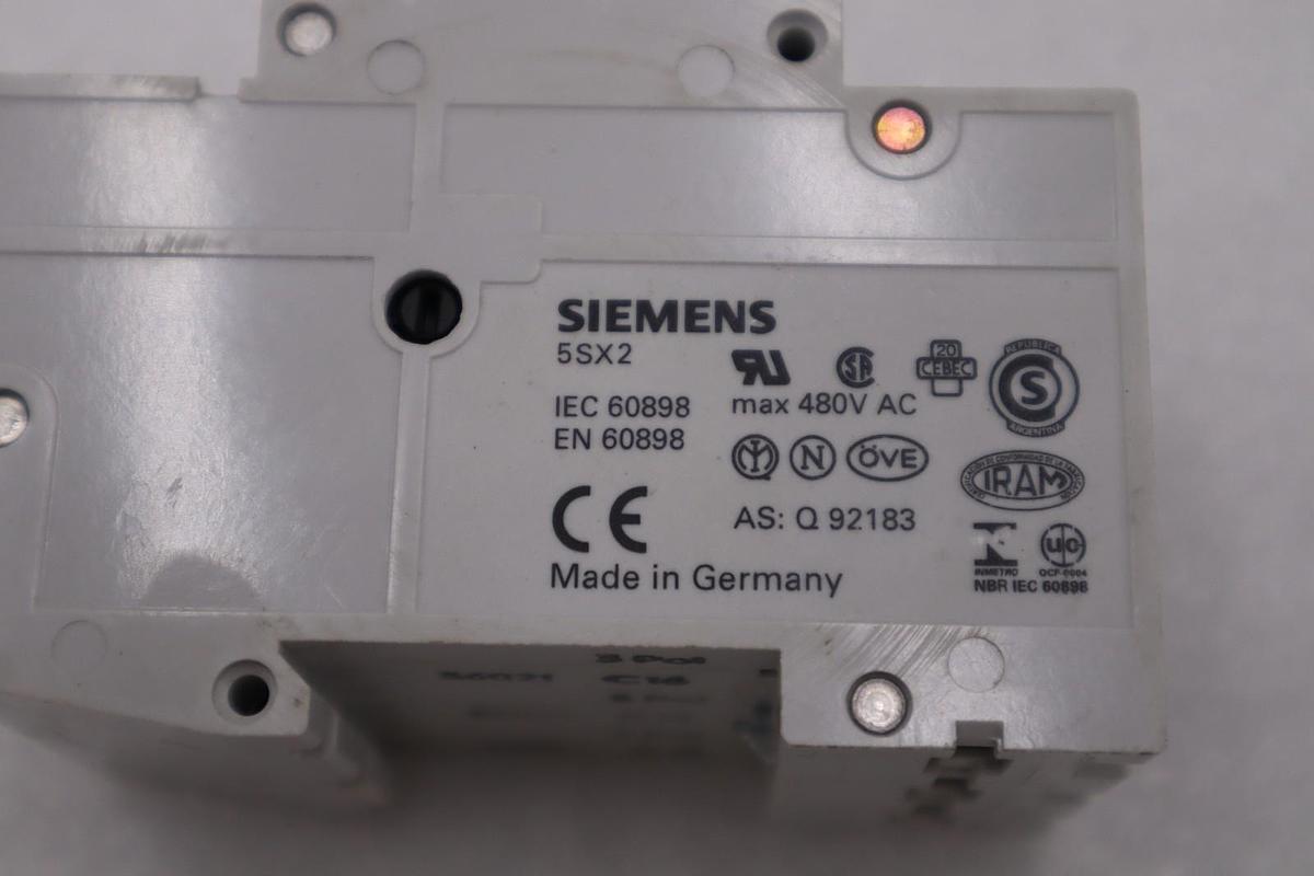Used SIEMENS 5SX23 C32 CIRCUIT BREAKER 3POLE 400V 5SX2 480VAC STK H1390A