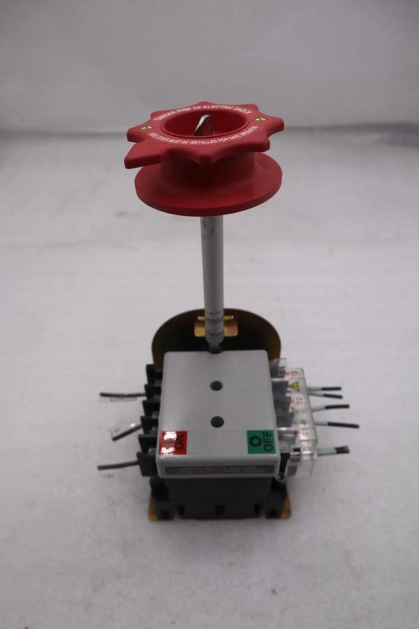 Used Allen-Bradley 194RF-NC030* Ser A Fused Disconnect Switch Mounted STOCK L-743-A