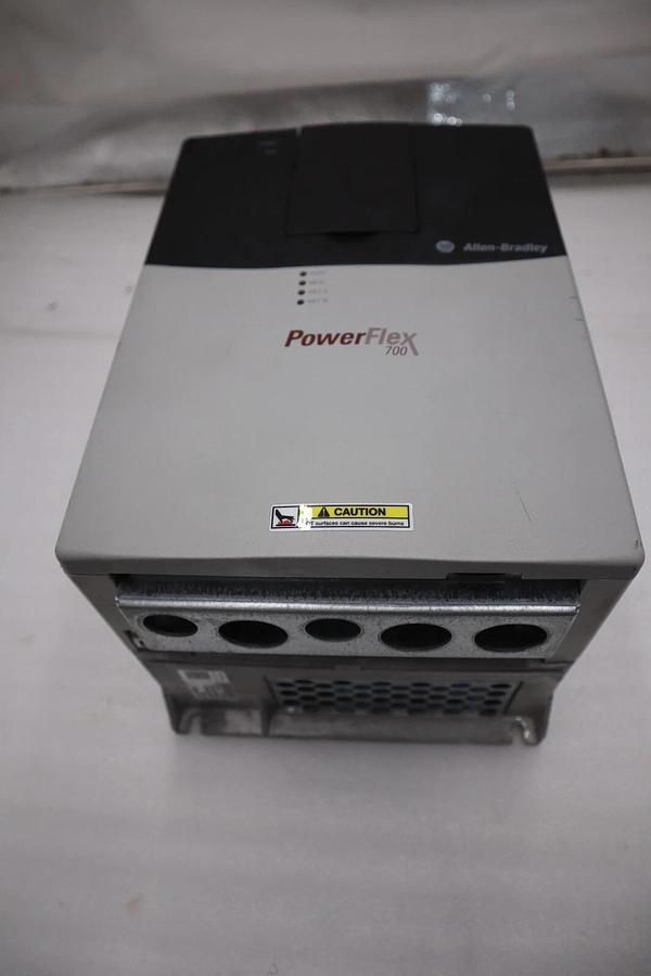 NEW ALLEN BRADLEY 20BD034A0AYNAND0 AC DRIVE POWERFLEX 700 480V 25 HP STOCK 2886A