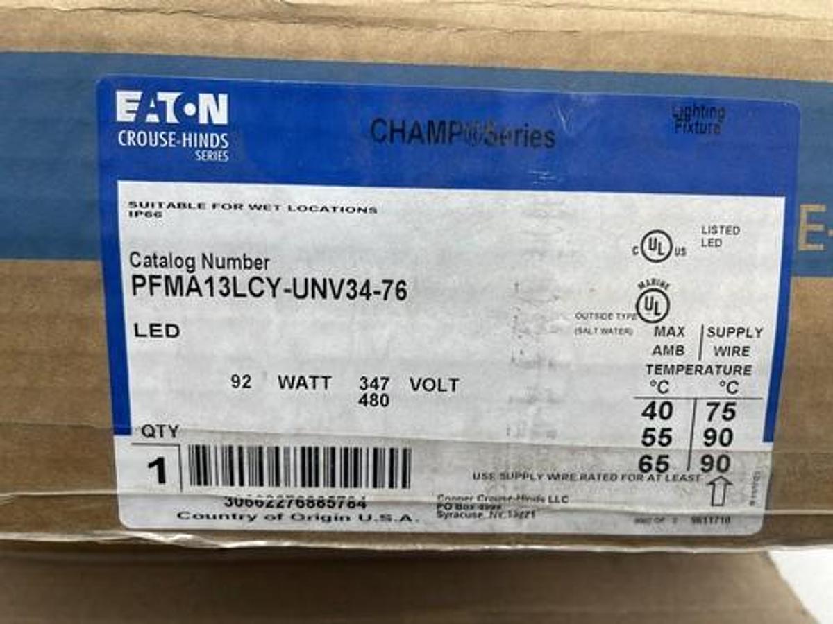 Used Eaton Crouse-Hinds series Champ Pro LED floodlight PFMA13LCY-UNV34-76 STK 3422
