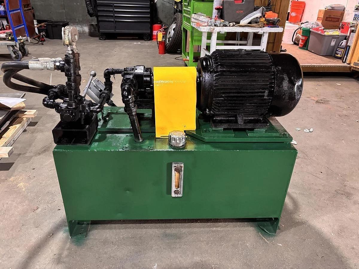 Used 72" WIDE BLACK CLAWSON ROLL SPLITTER 84" DIAMETER CAPACITY