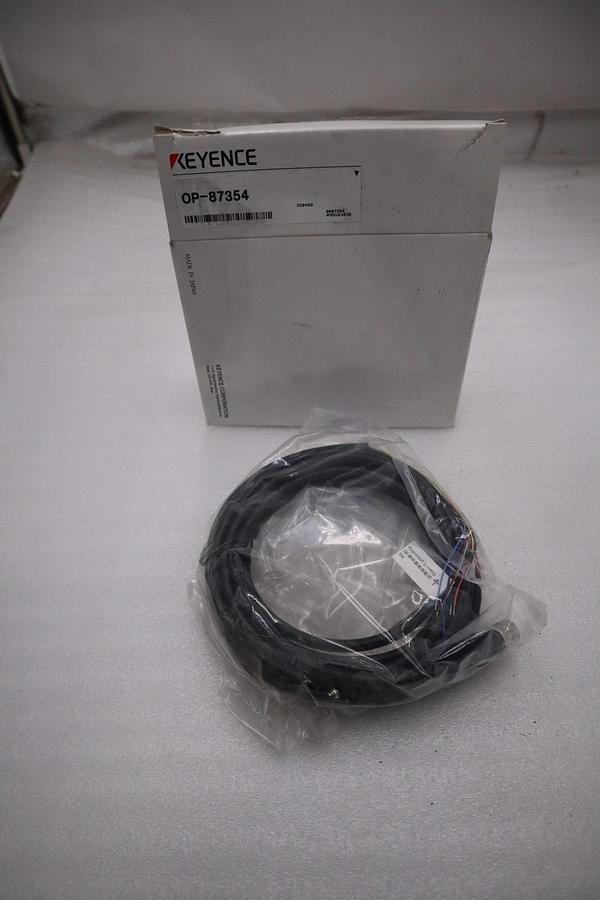 NEW OPEN BOX  Keyence OP-87354 Standard control cable STOCK H865A
