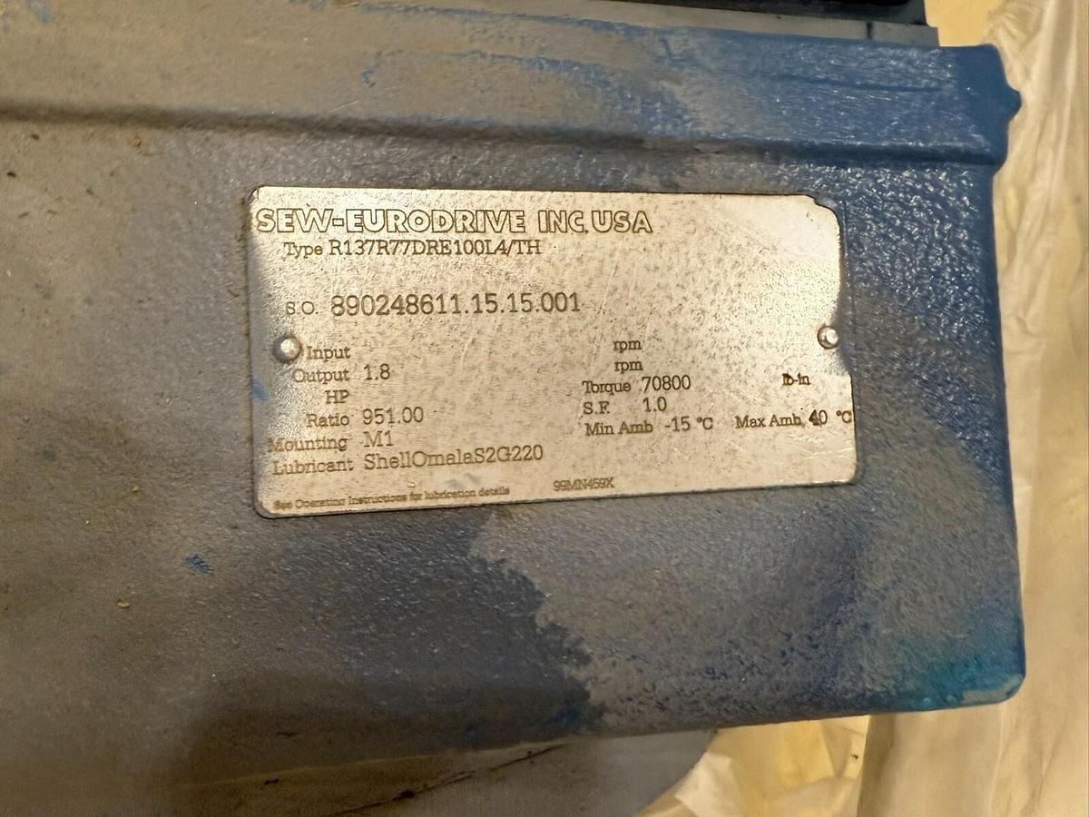 Used SEW-EURODRIVE R137R77DRE100L4 / R137R77DRE100L4/TH GEAR MOTOR NEW STOCK HP-17