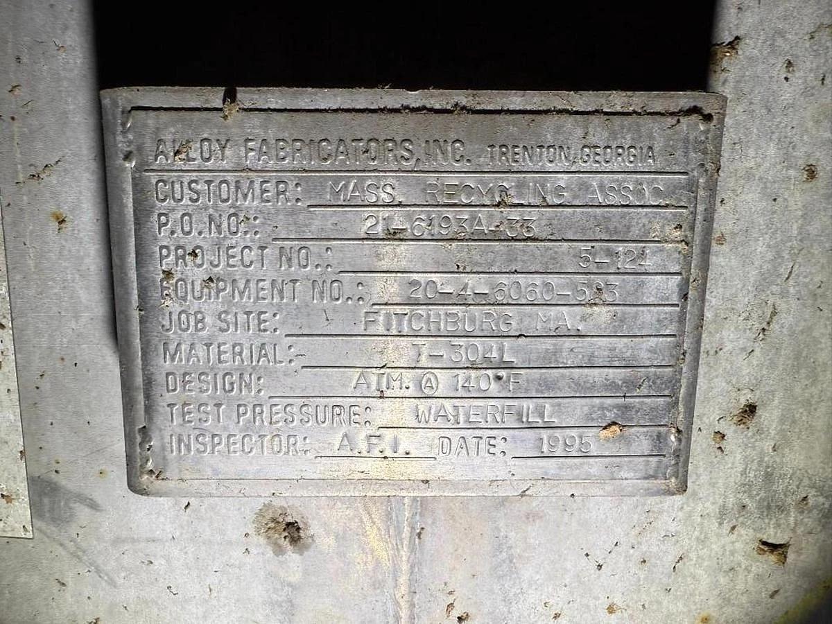 Used 6,500 GALLON TANK 304L STAINLESS STEEL MEASURING 8' DIAMETER X 12' TALL