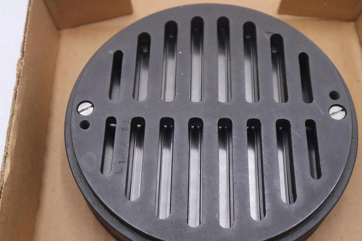 Used NEW INGERSOLL RAND 33815887 DISCHARGE VALVE STOCK 2499