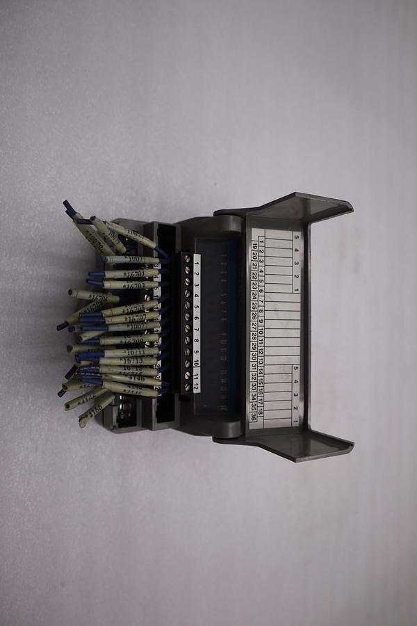 Used GIDDINGS & LEWIS DANAHER MOTION M.1017.3095 R3 / M10173095 R3 MODULE #5996