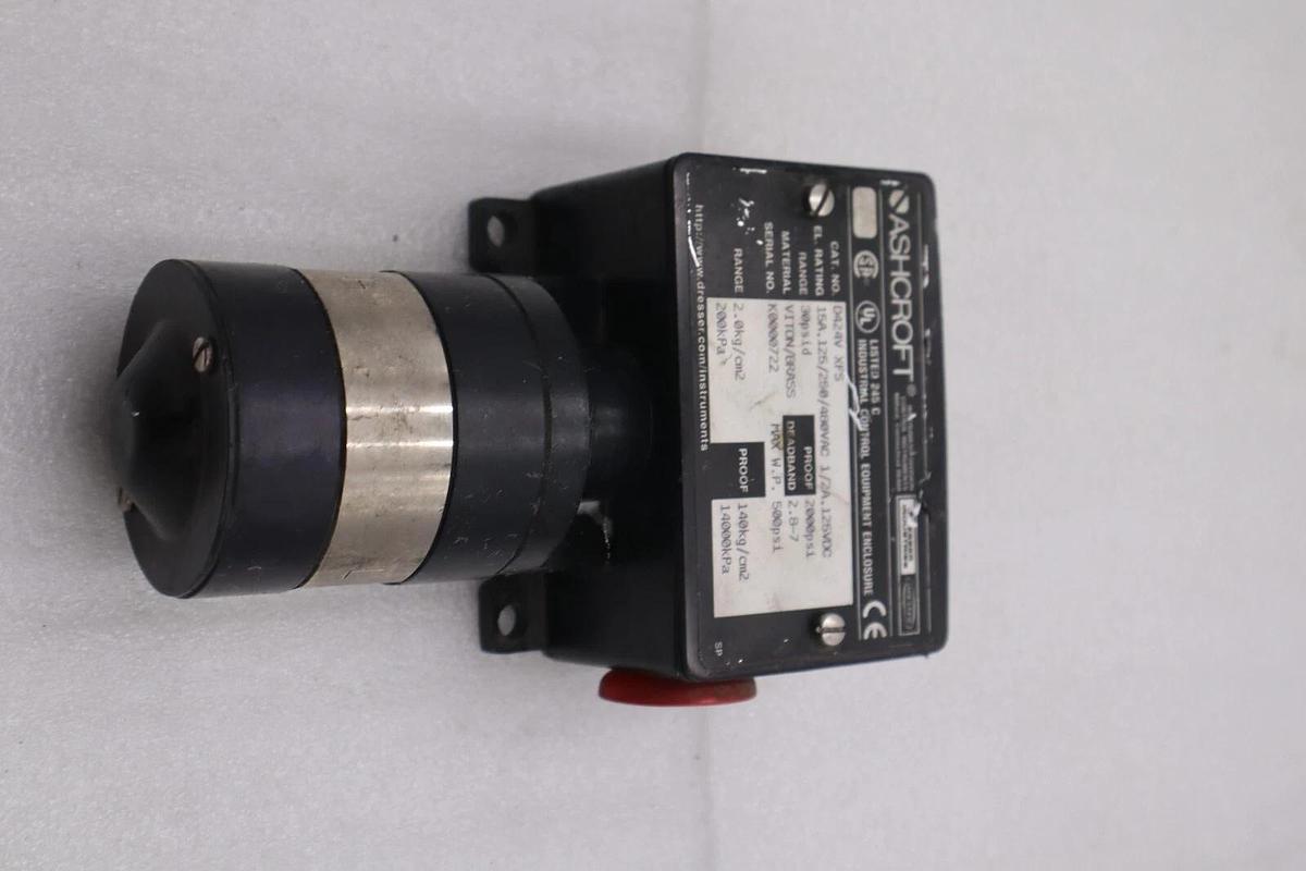 Used Ashcroft D424V XFS Pressure Switch 2000 PSI STOCK L-794