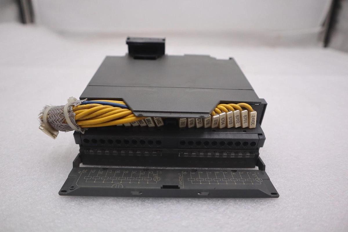 Used Siemens 6ES7 332-1HH01-0AA0 S7 Digital Output Module - 16pt Relay STOCK K-3502