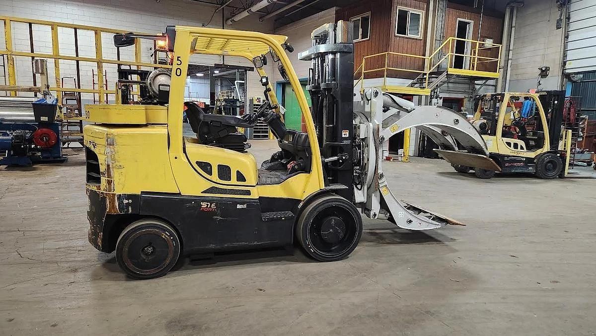Used 15,500 POUND HYSTER MODEL S155FT FORKLIFT WITH 84" CASCADE PAPER ROLL CLAMP