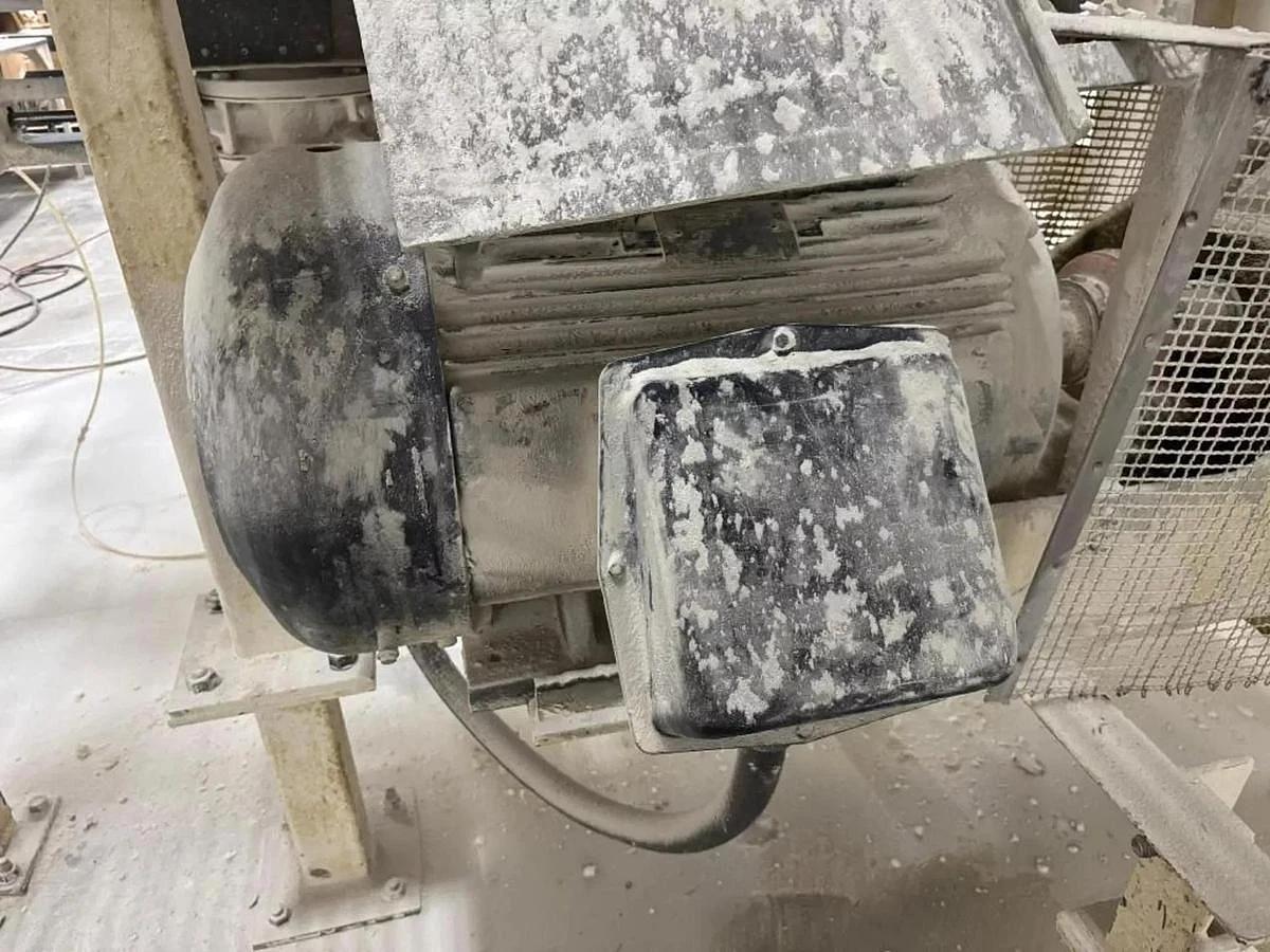 Used STAINLESS STEEL DOUBLE SPIRAL RIBBON BLENDER APROXIMATELY 222 CUBIC FEET