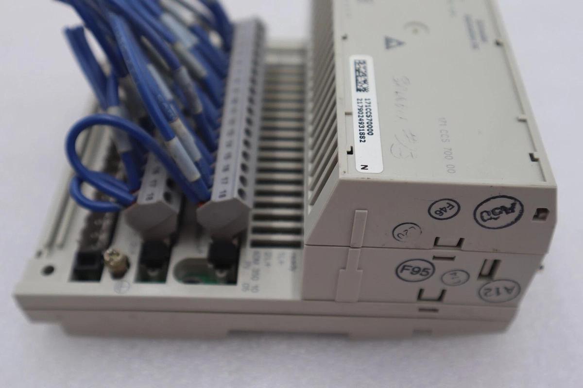 Used Schneider Electric 170ADM35010 PLC I/O Base 24VDC-16PT IN/OUT #4103