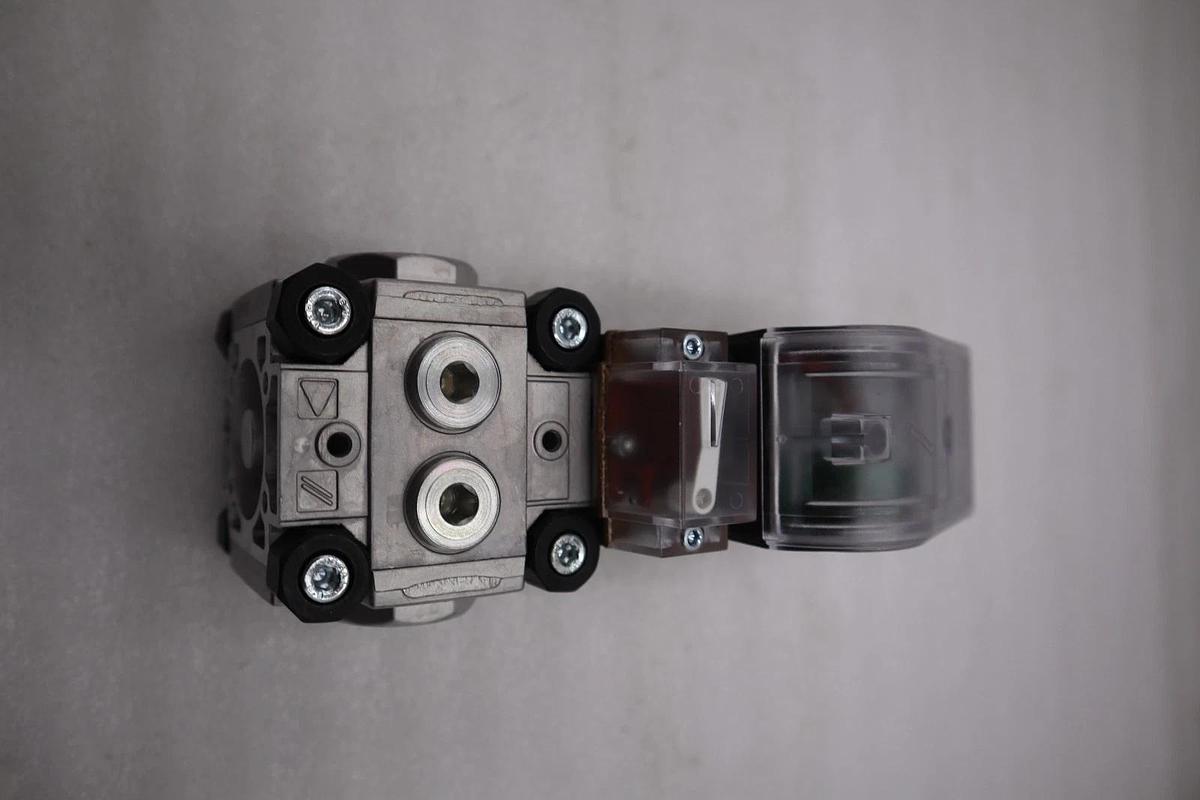 NEW Krom Schroder Solenoid Valve VAS1T-/NQSR 88003766 STOCK H1115