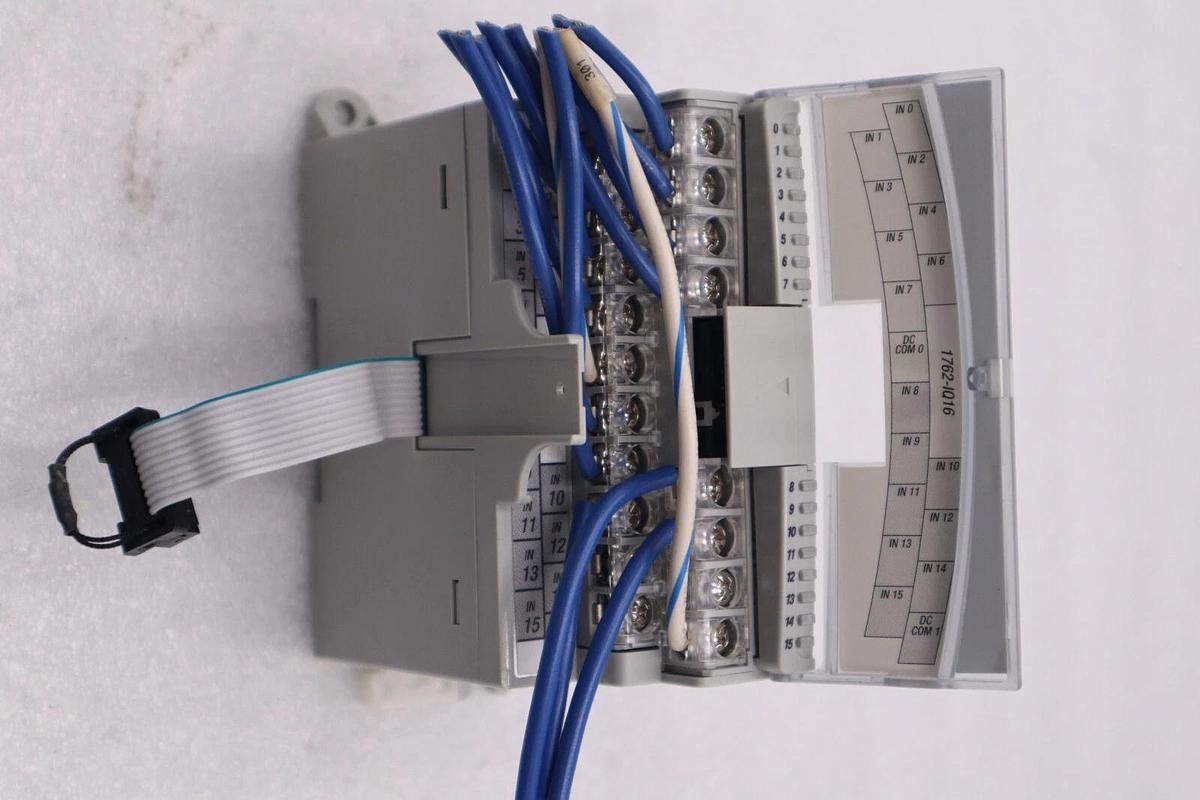 Used ALLEN BRADLEY 1762-IQ16 SER B MicroLogix 24VDC Input Module STOCK L-493C