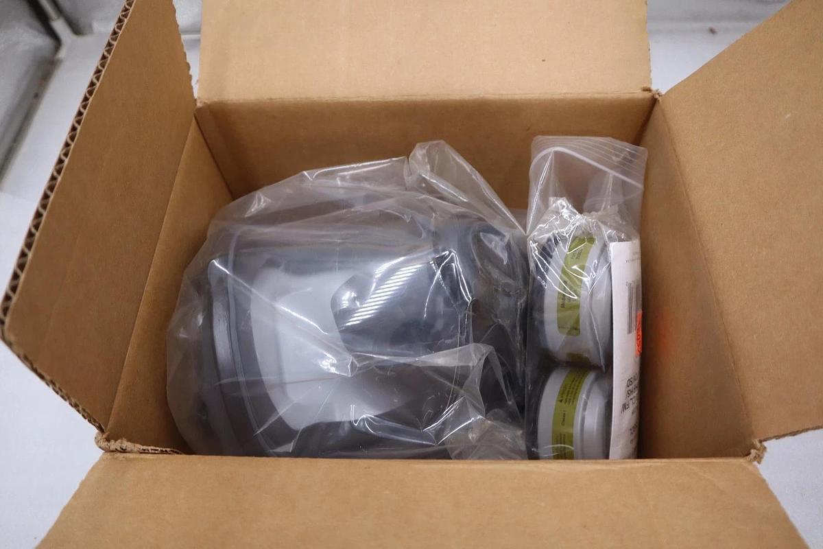 NEW (LOT OF 3) Honeywell 54001 Facepiece Respirator Series 5400 STOCK 4748A