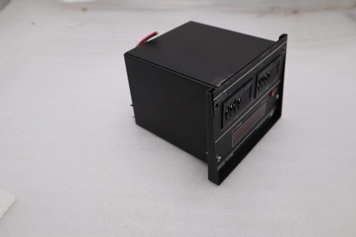 Used Red Lion Controls SC2DU Preset-Able Counter STOCK 3489A