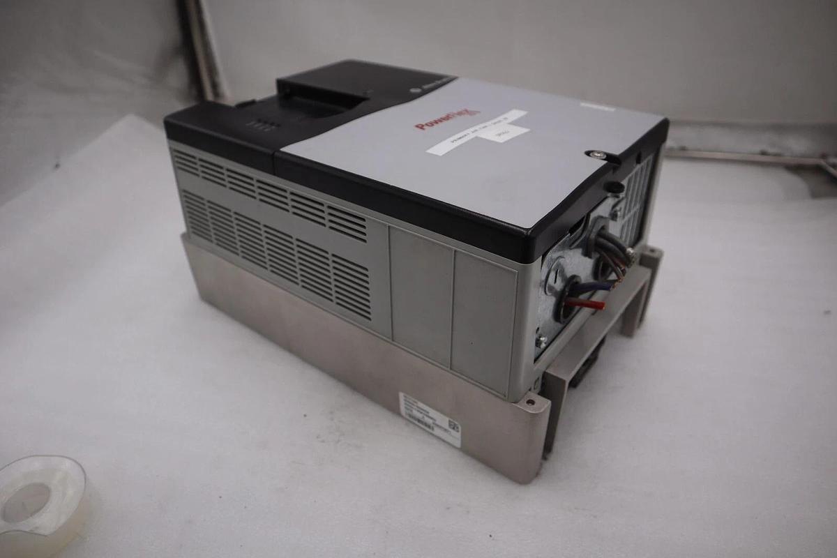 Used 15 HP ALLEN BRADLEY 20AE017A0AYNNNC0 600V POWERFLEX 70 VFD DRIVE STOCK 1805B