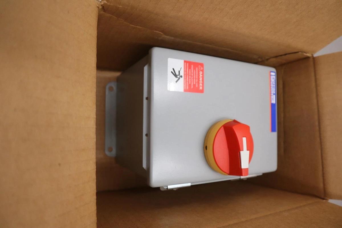 Used MERSEN FERRAZ SHAWMUT ECFS163RS0 ENCLOSED 508D SWITCH - STOCK GF631