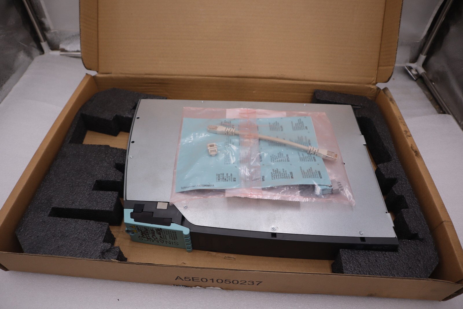 Used NEW IN BOX Siemens 6SL3120-1TE21-0AA4 400V 3AC 9A Single Motor Module STOCK H112