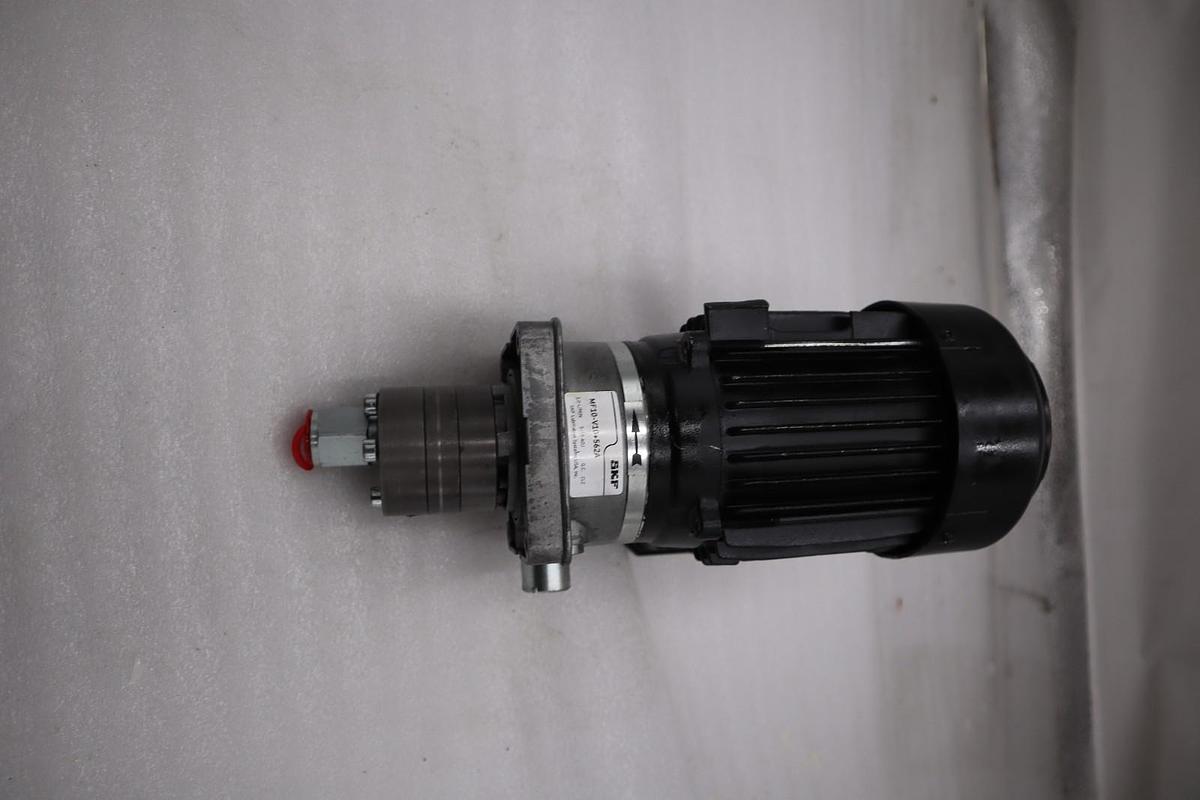 Used LINCOLN INDUSTRIAL (SKF) MF10-V10+562A / ST56S2 GEAR PUMP NEW UNIT #H1116
