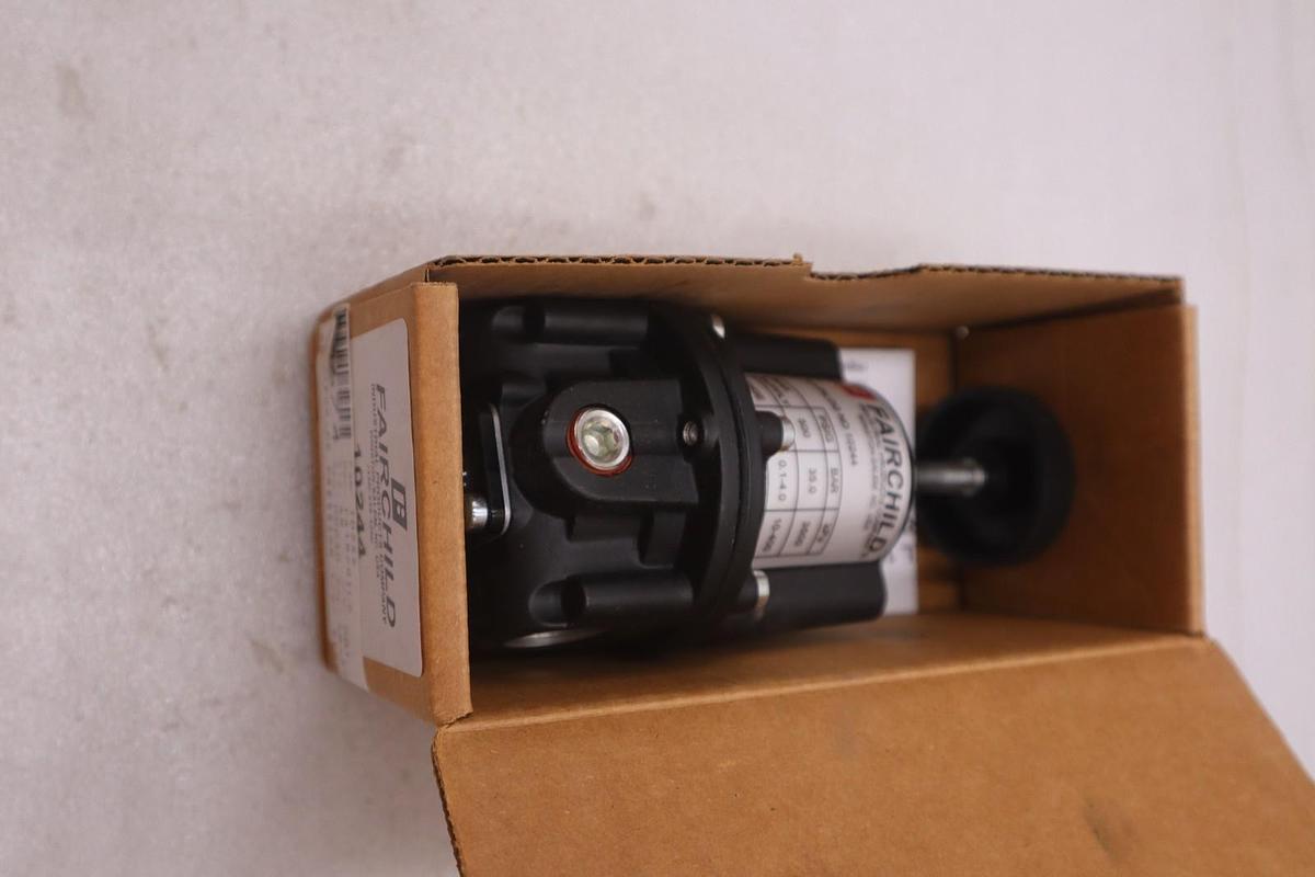Used FAIRCHILD 10244 Model 10 Precision Regulator NEW OPEN BOX STK K305A