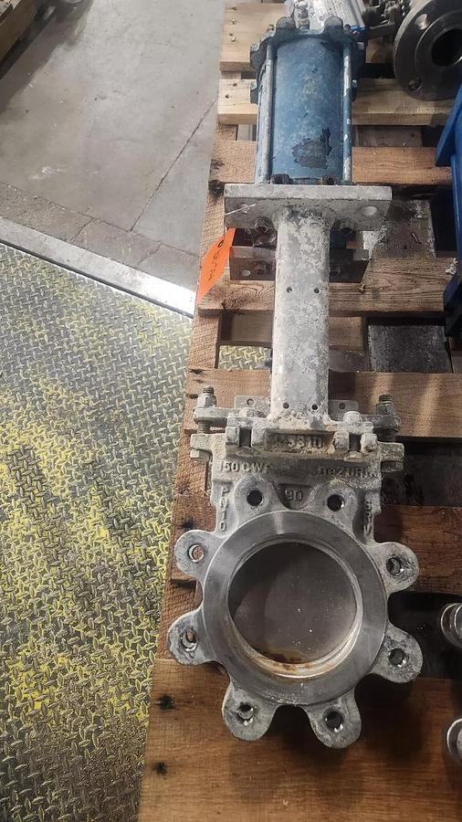 Used DeZURIK PNUEMATIC Gate Valve Size 4 316 Stainless Stock PF209