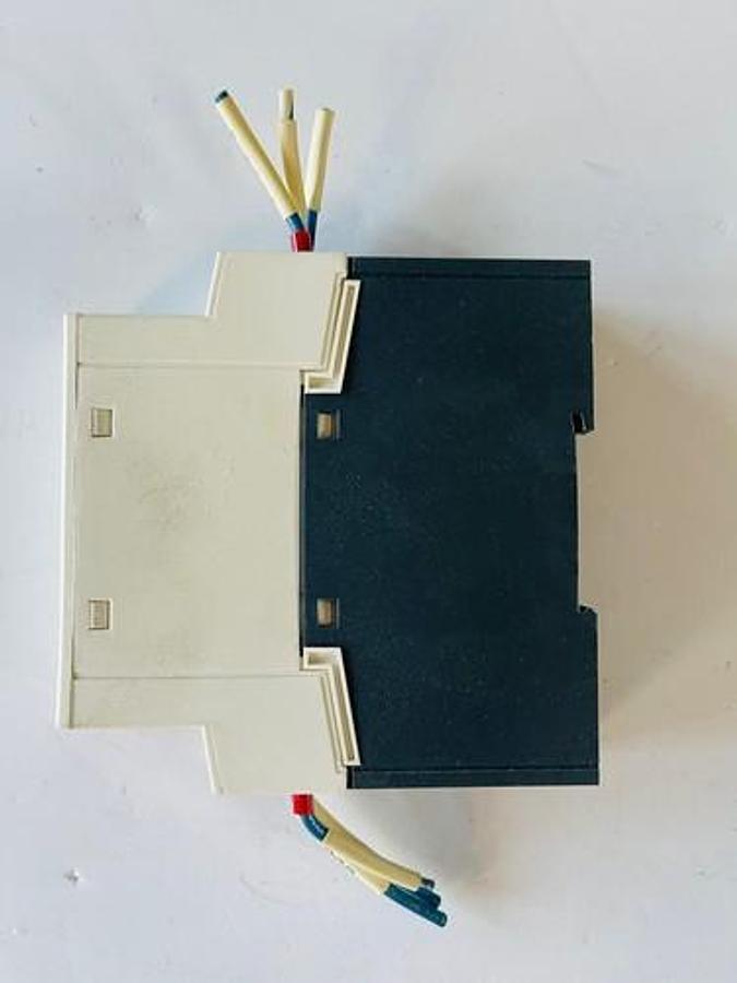 Used SE LT3SE00BD PTC Probe Relay 24V DC #K-1023