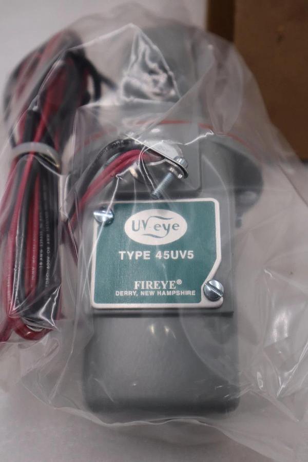 NEW WITH BOX FIREYE 45UV5-1009 120VAC (AS PICTURED) 1" STOCK 3486A