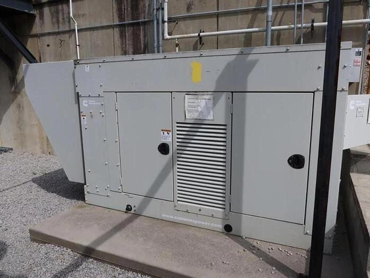 Used 125KW CUMMINS GGHJ-A046E761 NATURAL GAS BACK UP GENERATOR 135 HOURS 480V