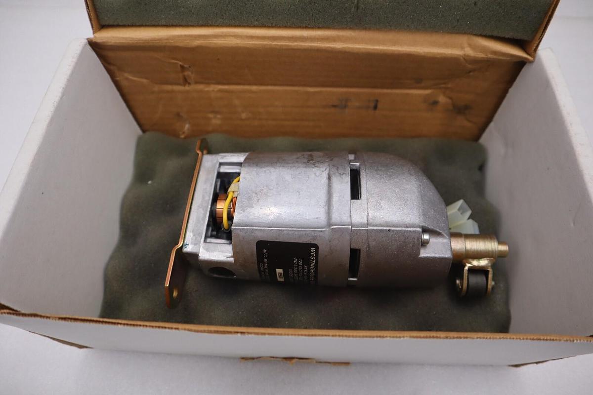 Used NEW IN BOX CUTLER HAMMER 449D431G01 - CH 120VAC/DC CHARGE MOTOR STOCK 1821B