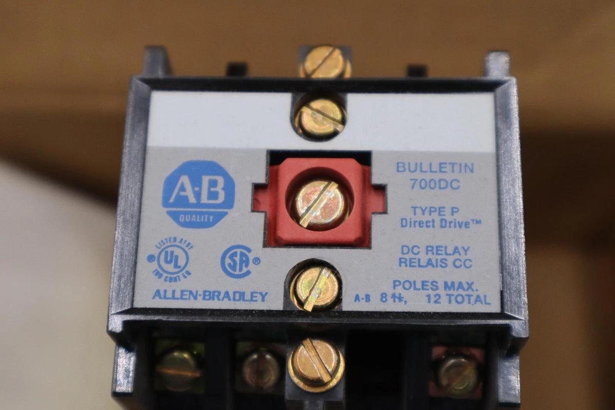 Used Control Relay 700DC-P700Z2 Allen-Bradley 700DCP700Z2 NEW IN BOX CC186