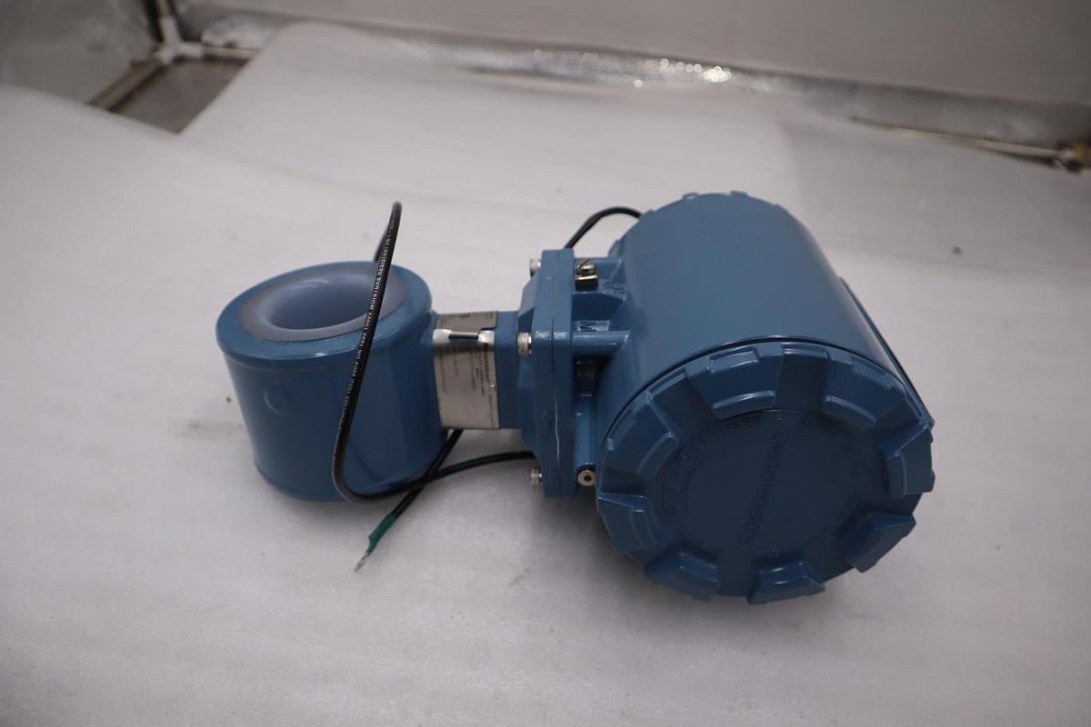 ROSEMOUNT HART 8732EMT1A1N5 / 8732EMT1A1N5 - NEW - STOCK 3108CC