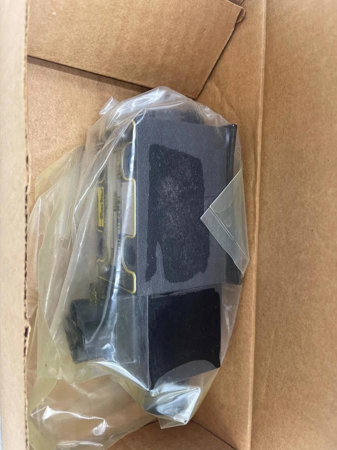 Used PARKER D1VW004EVYWH / D1VW004EVYWH (NEW) STOCK 3870