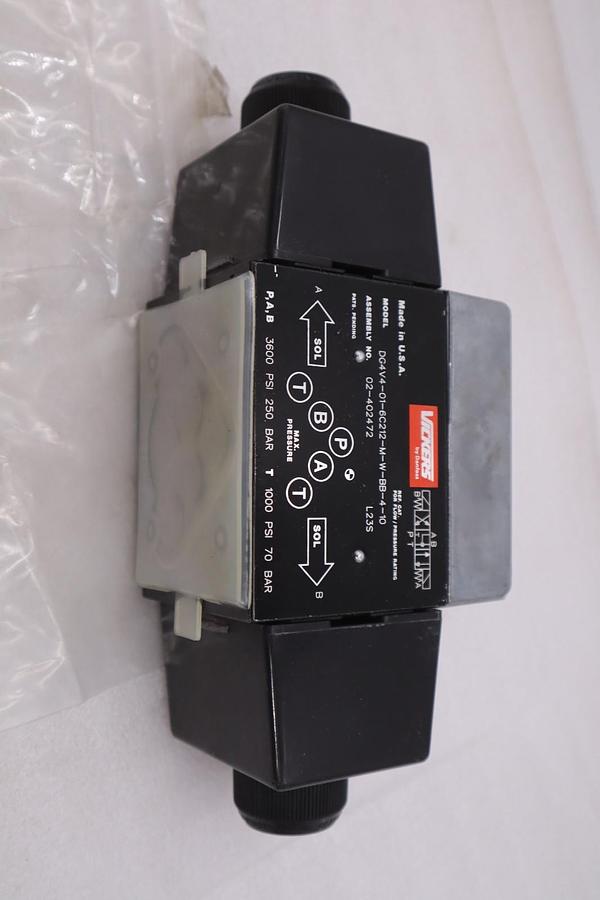 VICKERS DG4V4-01-6C212-M-W-BB-4-10 02-402472 VALVE - STOCK GF1077