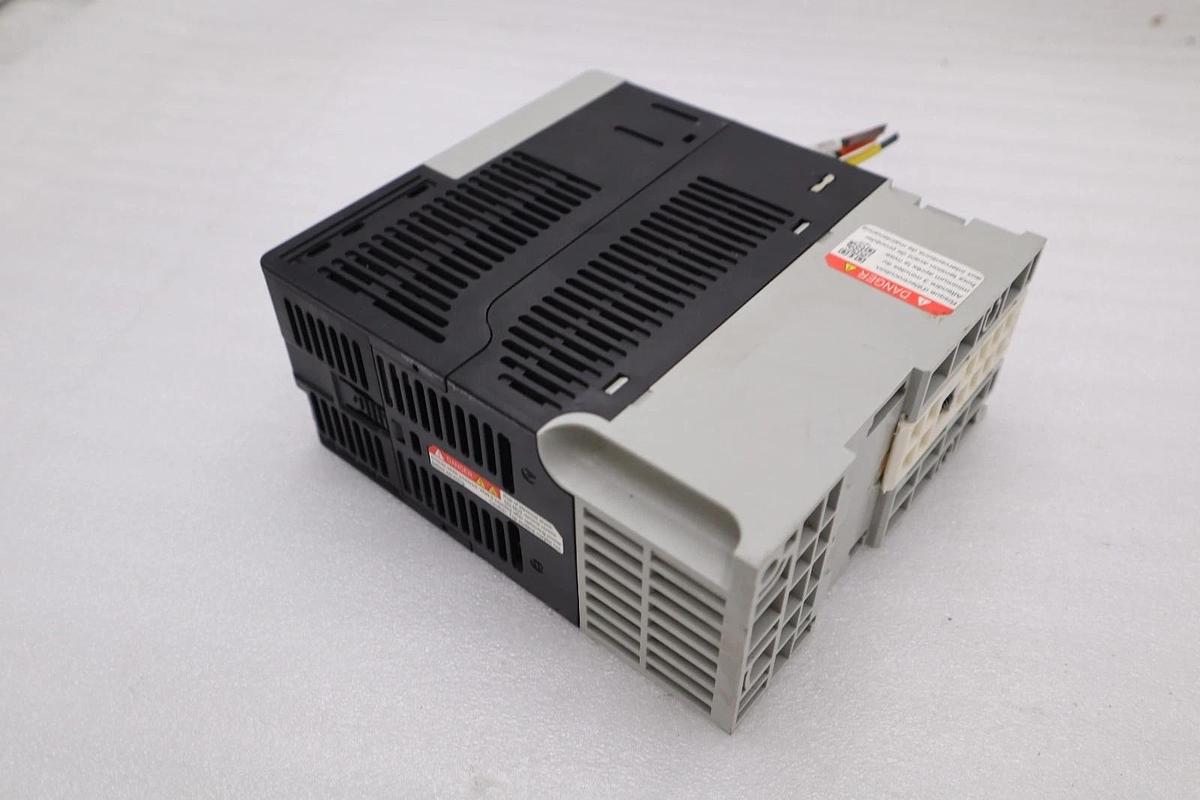 Used USED ALLEN BRADLEY 25B-D2P3N104 POWERFLEX 525 SER. A 1.0HP 25BD2P3N104 #H1822