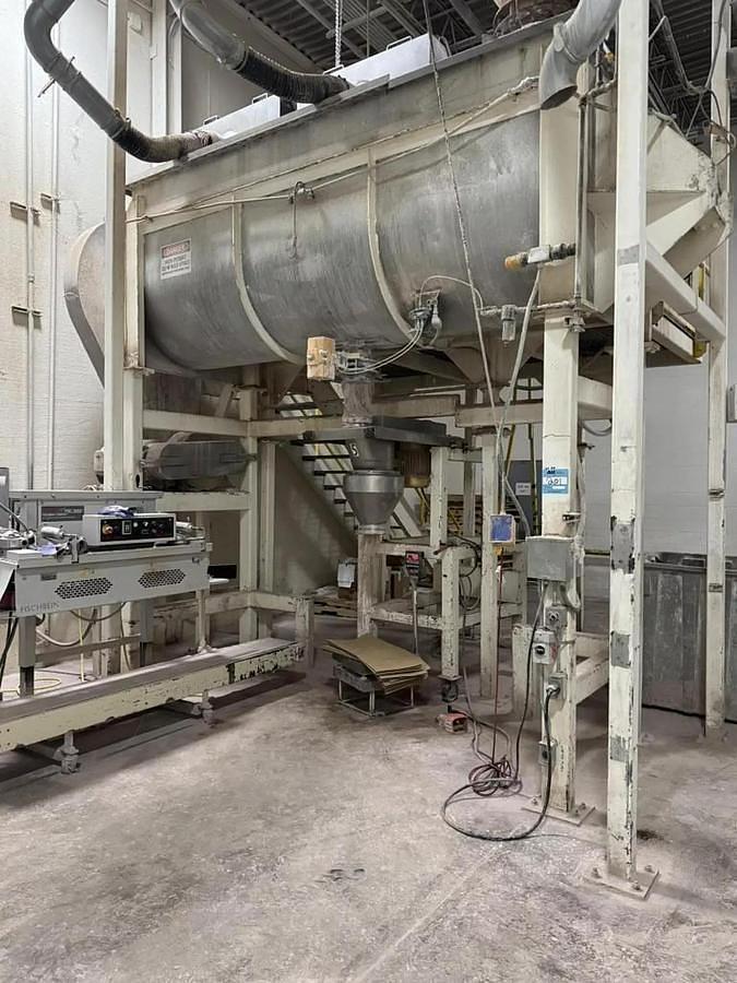Used STAINLESS STEEL DOUBLE SPIRAL RIBBON BLENDER APPROXIMATELY 170 CUBIC FEET