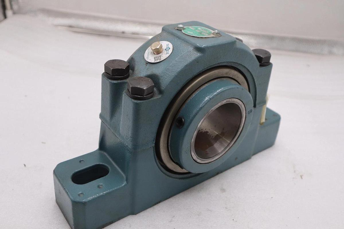 Used DODGE P2B-DI-215R 023345 DOUBLE INTERLOCK PILLOW BLOCK - STOCK CC191