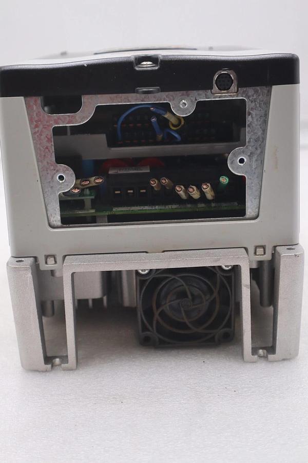 Used 20AD8P0A3AYNANC0 ALLEN BRADLEY POWERFLEX 70 5HP AC DRIVE 480 VOLT STOCK 3290