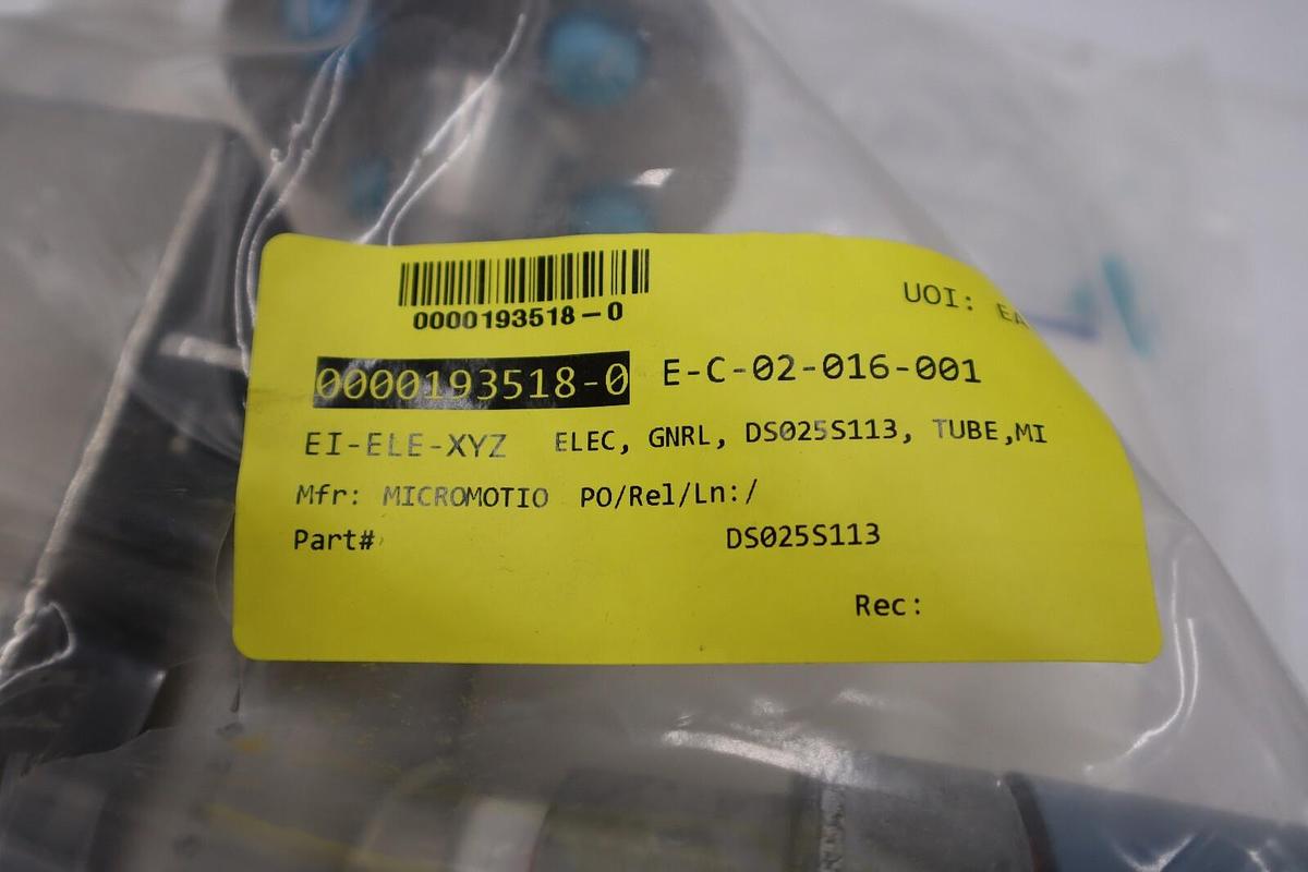 Used EMERSON DS025S113 / DS025S113 MICRO MOTION FLOW SENSOR NEW STOCK G236A