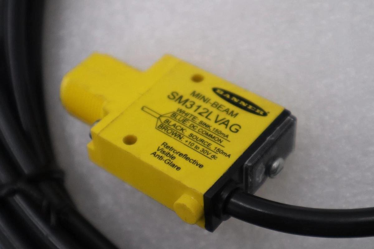 Used NEW Banner SM312LVAG Sensor Switch STOCK H1543