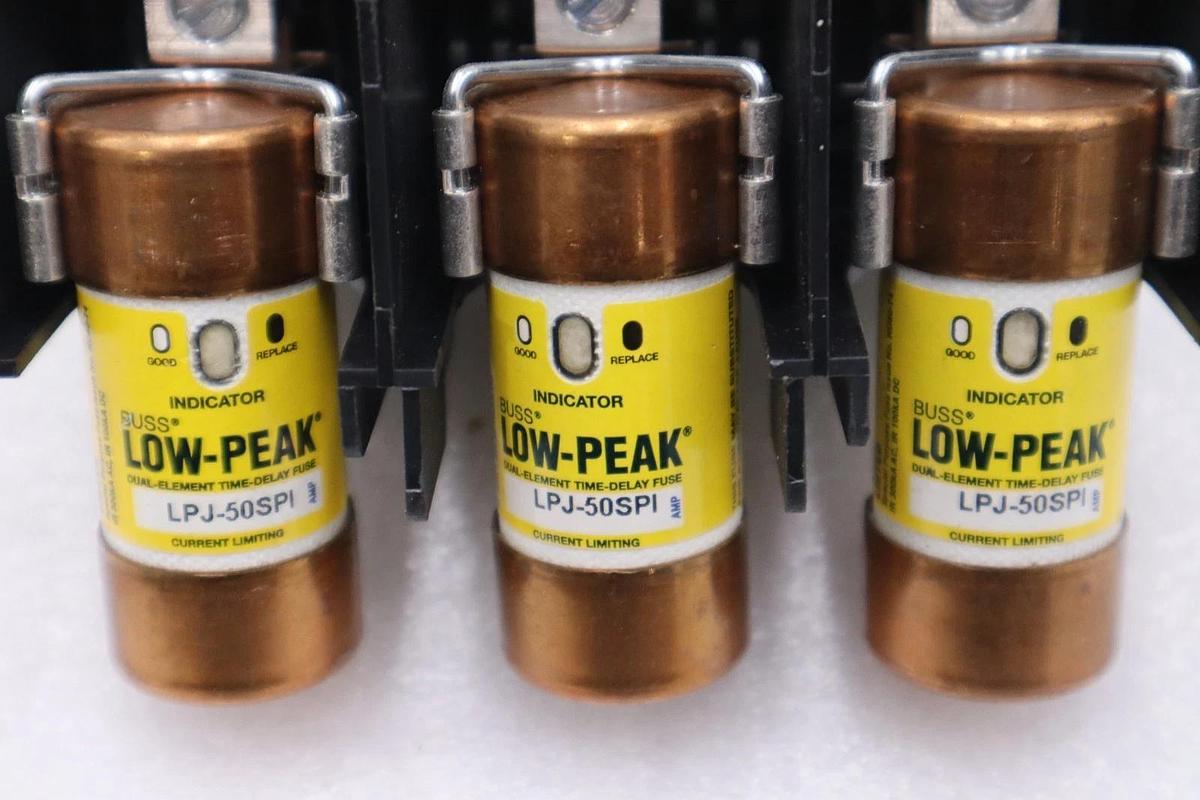 Used SQUARE D 40566-040-51 FUSE BLOCK WITH FUSES STOCK H1730