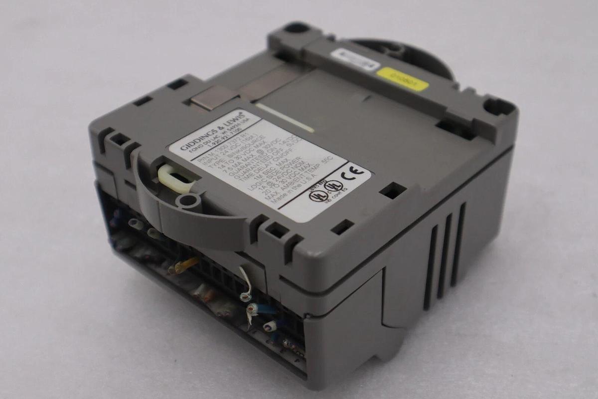 Used GIDDINGS & LEWIS M.1300.7372 R1 Input Module 24VDC SINK/SOURCE STOCK 646-D