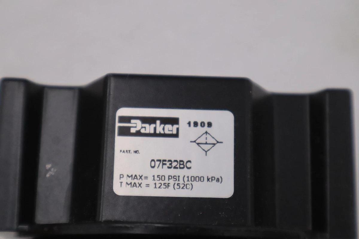 Used PARKER 07F32BC / 07F32BC PNEUMATIC FILTER REGULATOR 1/2" FILTER - STOCK GF514