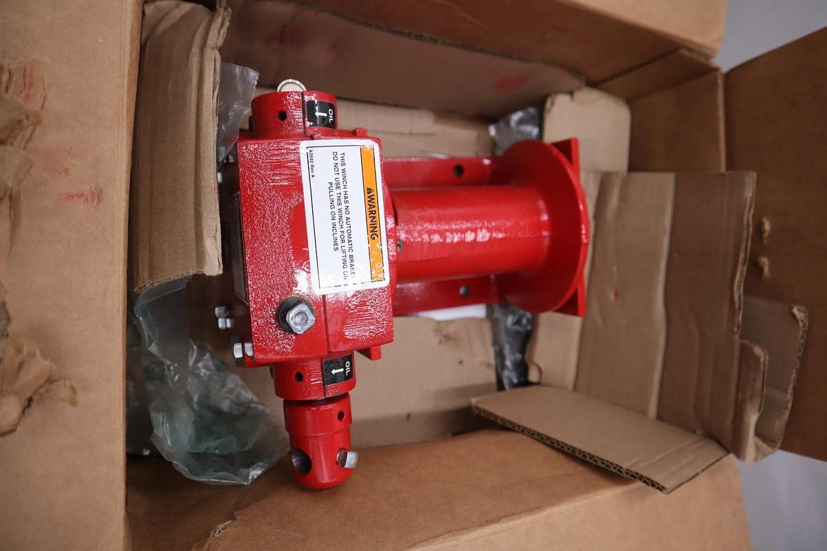 Thern 472 Hand Winch, Worm Gear, 2000 Lb. (SEVEN AVAILABLE) NEW IN BOX #GF-223