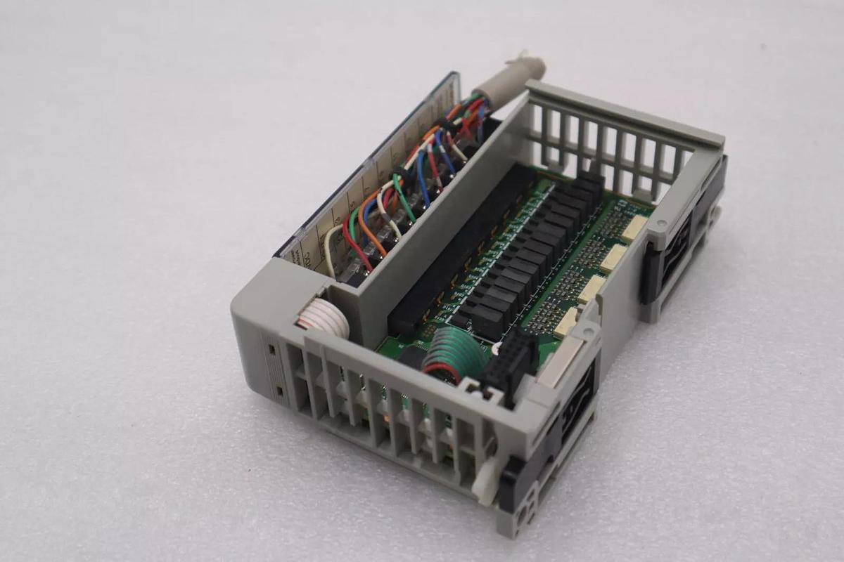 Used Allen Bradley 1769-OB16 SERIES B OUTPUT MODULE 1769-OB16 STOCK L-698C