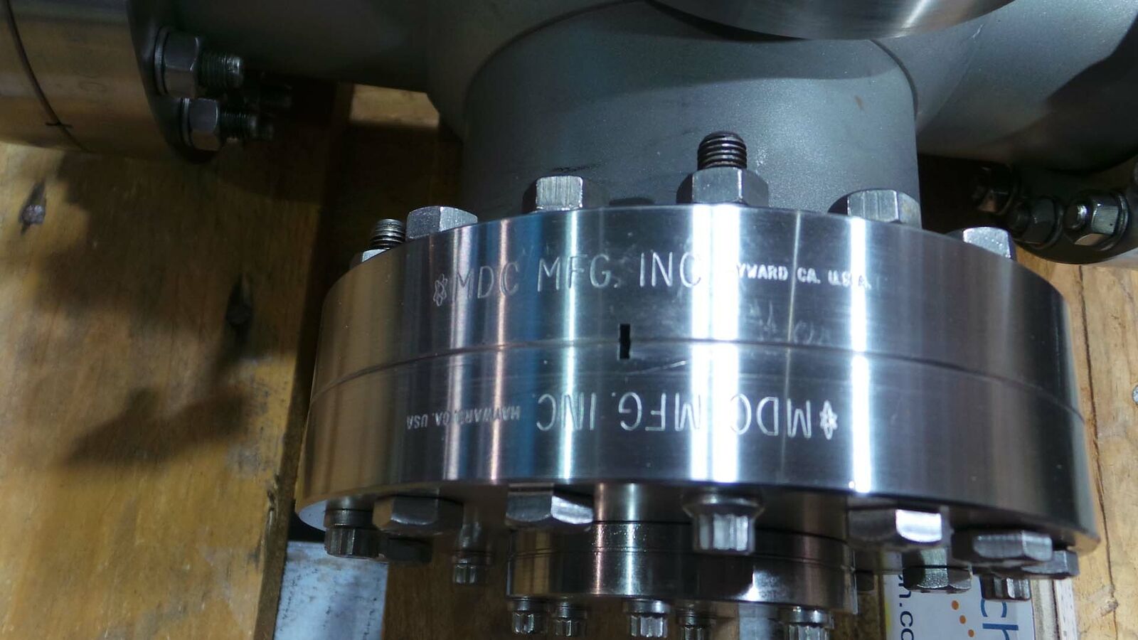 Used MDC-MFG Inc MDC-MFG MDC-MFG Inc, 5 Way Flange / With Alcatel CF2P High Cacuum Cold Cathode /