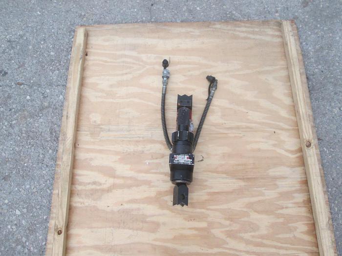 Used TNT Rescue Jaws Of Life Set