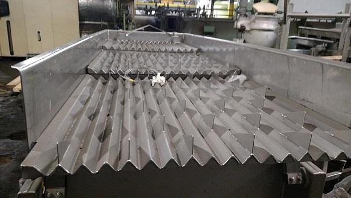 Used KEY ISO SHAKER WITH SPIKED MATERIAL