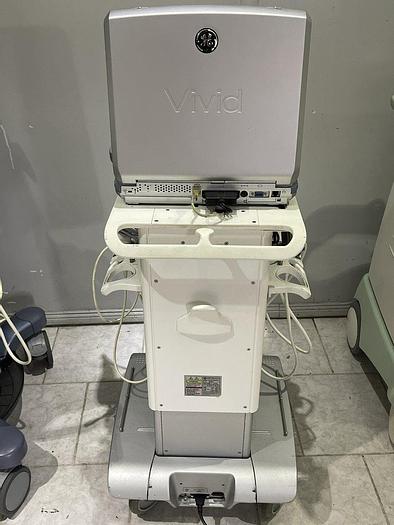 Used GE Vivid i Ultraschallgerät mit 2x Sonden Software Version 2.1.16 auf GE Vivid i Trolley